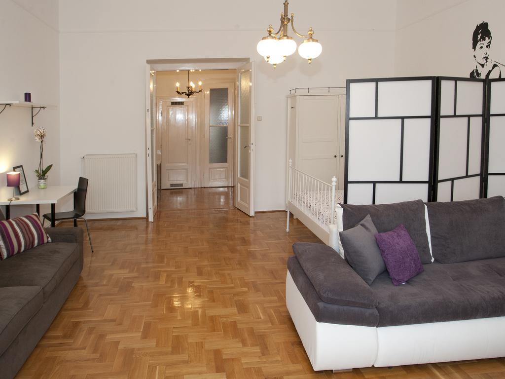 Alice Apartment Budapest Ruang foto